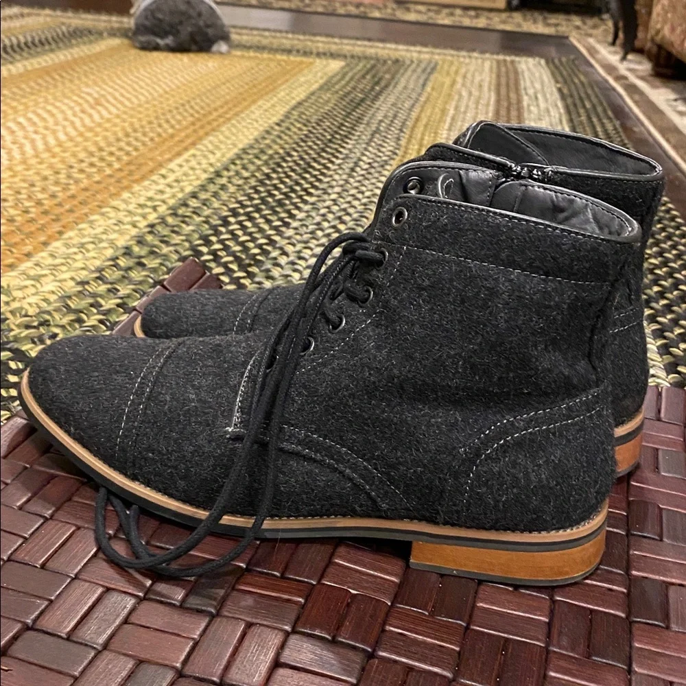 JOSEPH ABBOUD Grey Wool Boots Size 9 1/2 M
